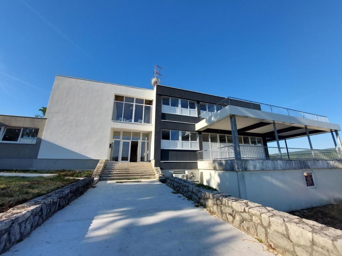 Hotel Potpićan Exteriér fotografie