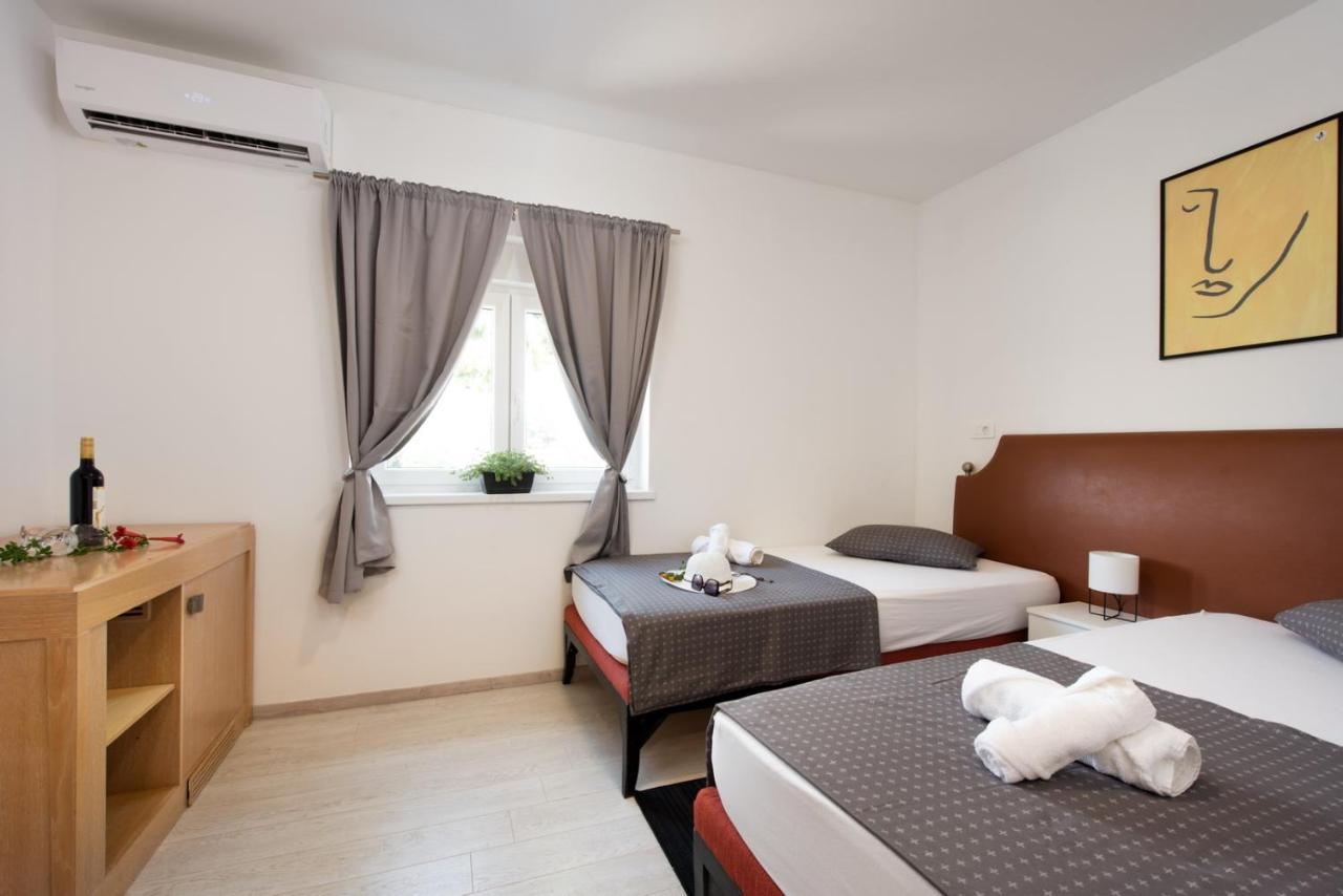 Hotel Potpićan Exteriér fotografie