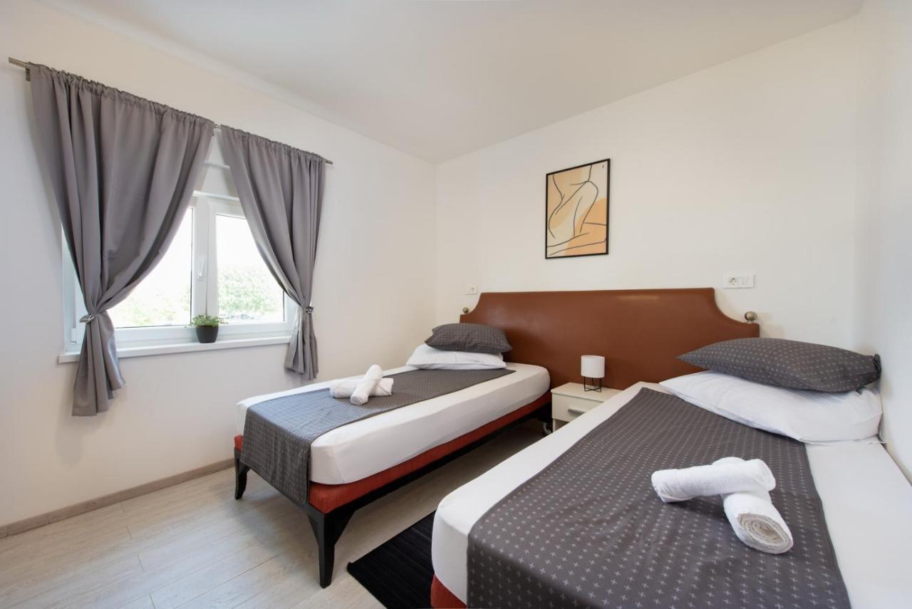 Hotel Potpićan Exteriér fotografie