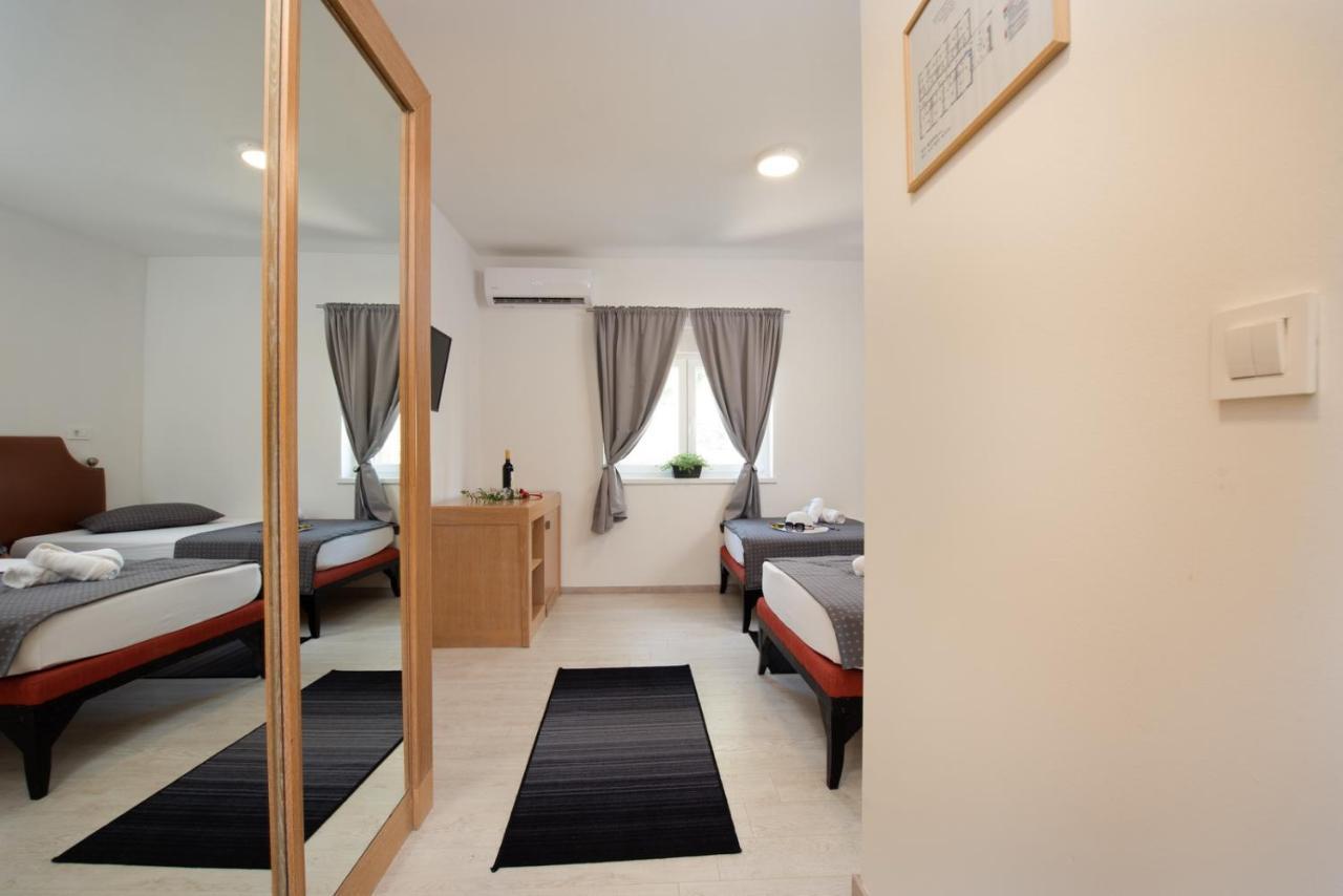 Hotel Potpićan Exteriér fotografie